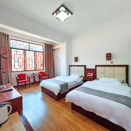 Longling Qiaoyuan Hotel