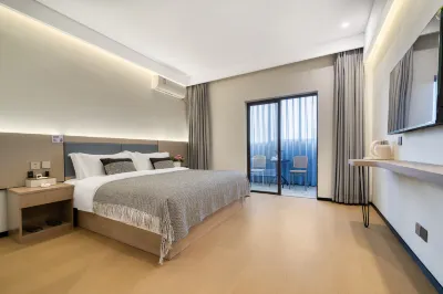 Panyue Hotel (Chengdu Happy Valley) Hotels near University of Electronic Science and Technology (Jiulidi Campus)