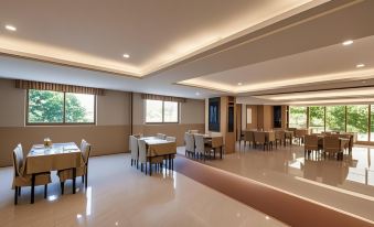 Borrman Sunshine Panorama Selected Hotel (Shanwei Ermalu Food Street)