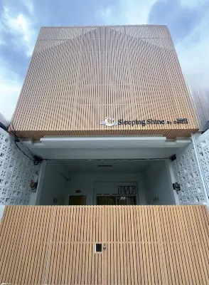 Sleeping Shine by DeliZia Satun พักได้ 9-10 ท่าน