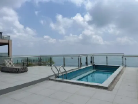 “Bamian Mountain Cloud Top Cottage”