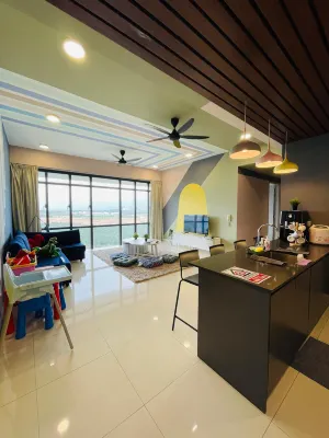 GrandMedini Residence near Legoland by Ucome Homestay - Infinity Pools