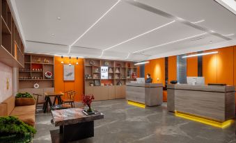 QIANNA HOTEL GLORIOUS (Luoyang Wangfujing Department Store Dawei Tiandi Branch)