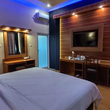 Parai Beach Resort Telengria