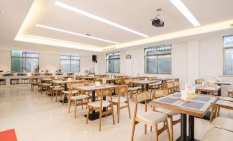Yichun Qiyun Hot Spring Resort Hotel ( Wentang gujing Branch)