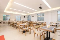 Yichun Qiyun Hot Spring Resort Hotel ( Wentang gujing Branch) Hotels in Yichun