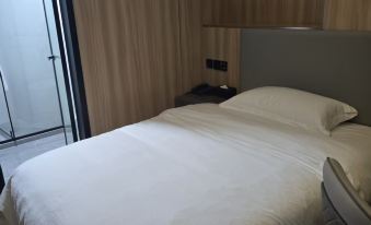 Shanghai Fengqiao Night Mooring Hotel (Shanghai Wildlife Park Branch)