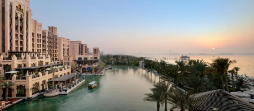 Jumeirah Mina Al Salam Dubai Отели рядом с достопримечательностью «Мадинат Джумейра»