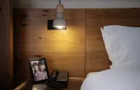 Shanghai International Convention and Exhibition Center Apartment (Hongqiao Hub Store)