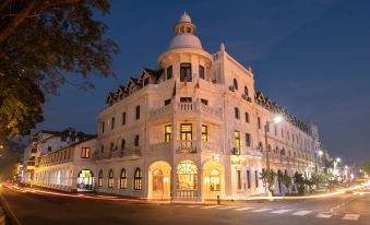 Queen's Hotel