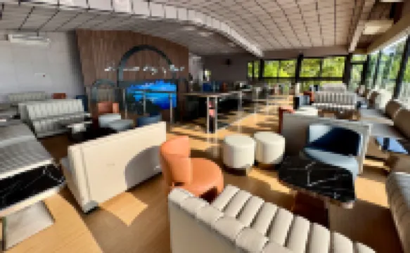 浪中島夏日海灣度假村