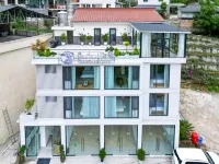 Banshan Yunyi Homestay (Luding Dadu River) Hotels in Luding