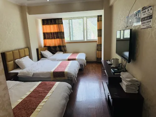 Yajiang Jurongge Homestay