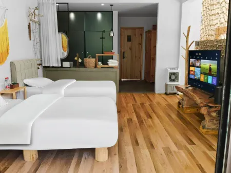 Geyaxi Chateau Manor Отели рядом с достопримечательностью «Dangling Village»