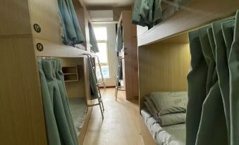 Three Points Land Male Youth Hostel