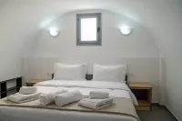 The Noverian Bios Caldera Sunset Suites
