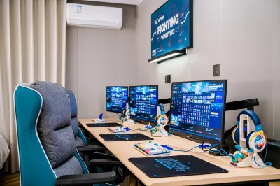 網魚電競飯店（廣州白雲鍾落潭店） 仲愷農業工程學院（白雲校區）附近的飯店