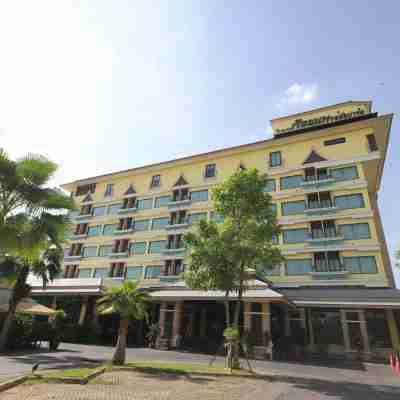 ルアンペー ロイヤルパーク ホテル Hotel Exterior