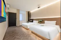 EXCLUSIVE HOTEL