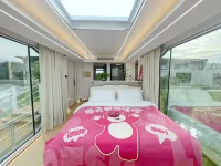 Yihai West Coast Capsule Homestay (Xiwang Huanhai Avenue)