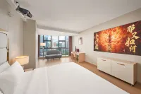 Platinum Elegance Hotel Hotel in zona Crane Lake Hakka Village