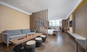 MEHOOD LESTIE Hotel (Shenzhen Science and Technology Park Gaoxinzong Subway Station)