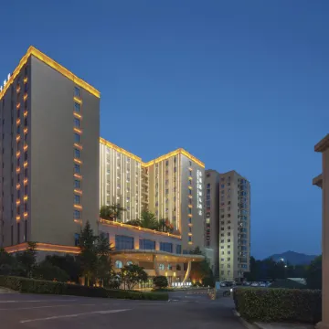 Hengdian Film Town Fengjing Jiali Hotel (Qingming Shanghe Tu Branch)