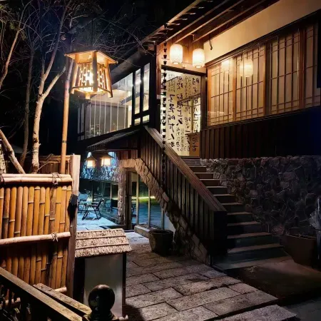 West Lake 52 Homestay (West Lake Lingyin Branch) Отели рядом с достопримечательностью «Храм Линь Ань»