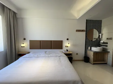 Wuyu Gallery Homestay (Baisha Lake)