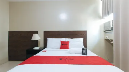 RedDoorz near Osmena Highway 1 Отели рядом с достопримечательностью «The Linear Makati Tower 2»