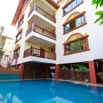 SK House 2 Hotels near Wat Phra Singh