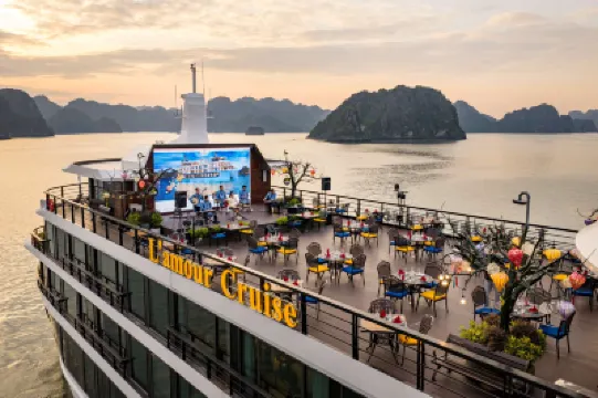 L'amour Cruise Hotel berhampiran Bien Ngoc Cruises