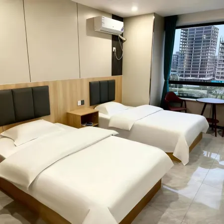 Tianyue Express Hotel (Dezhou High-Speed Rail East Station)