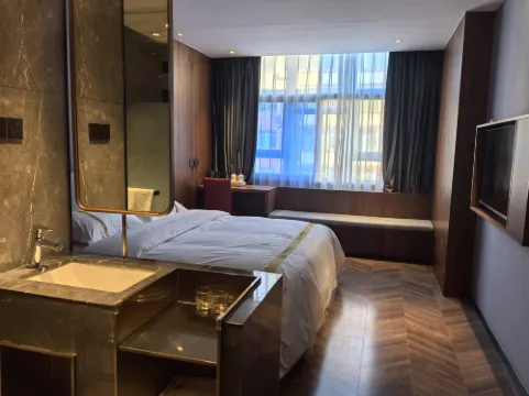 Dehua Baomei Business Hotel