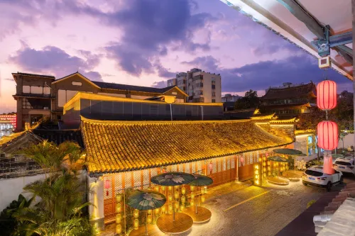Yijian Guesthouse (Jianshui Zhu Family Garden Ancient City Branch)