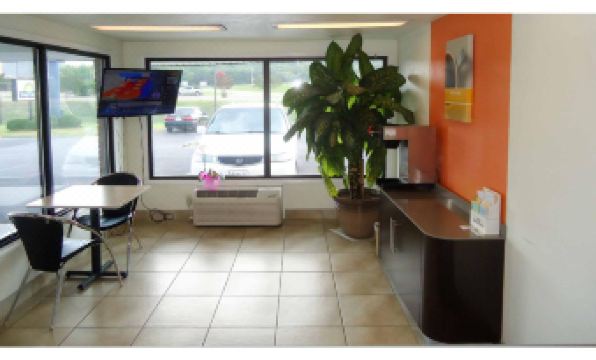 Motel 6 Columbus, MS