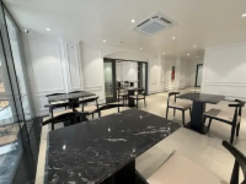 諾瓦酒店及公寓