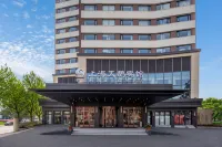 Swan Hotel Shanghai (Hongkou Football Stadium Branch) Hotels near Luxun Park