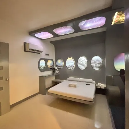 Astrotel Cubao Отели рядом с достопримечательностью «Павильон для мероприятий Elements at Centris»