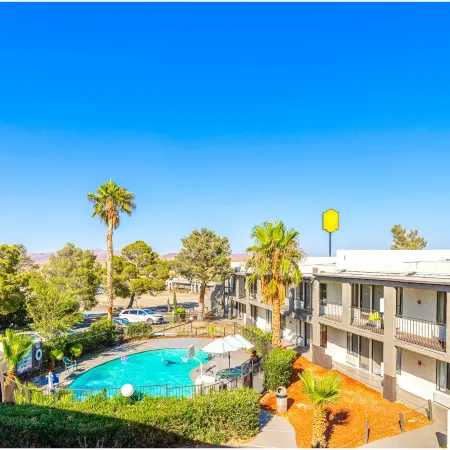 Townhouse Barstow On Historic Route 66 CA  I 15