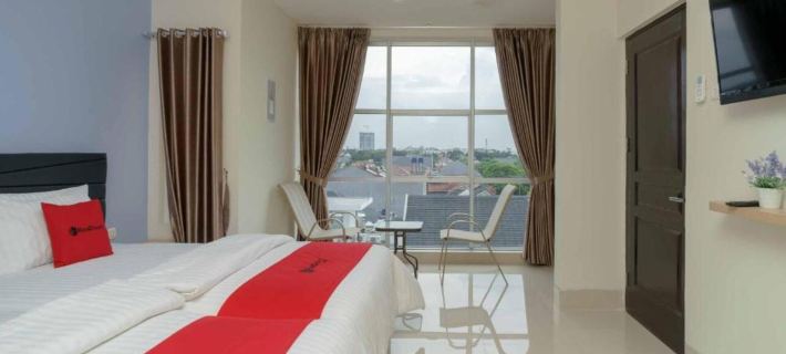 RedDoorz Plus Near Eka Hospital BSD 5 Hotels in Serpong Sub-District