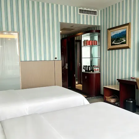 Kaili Jintaiyuan Hotel (Kaili City Wanda Plaza)