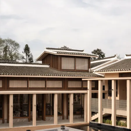 Hundred-mile Azalea ·Jianglu Saga Villa