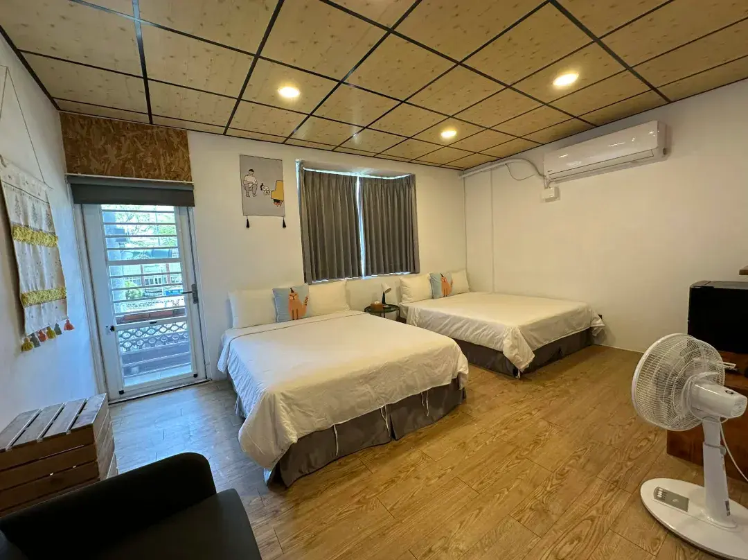 Hello Make Yourself At Home - Checheng