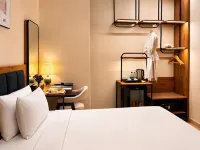 Happy Life Grand Hotel & Sky Bar - Family