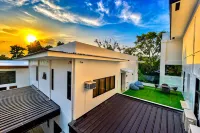 โรงแรมไลท์เฮ้าส์พอยท์ - พร้อมอาหารเช้า