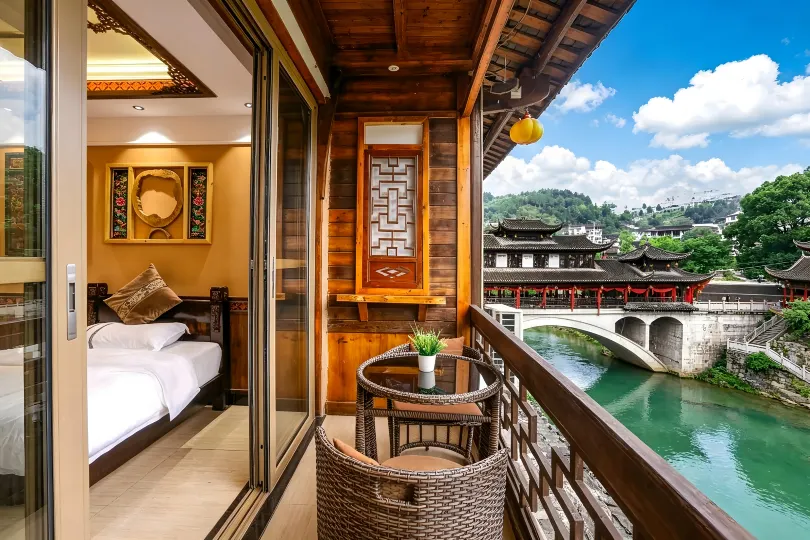Hua Qianshu Inn (Furong Town Da Waterfall Branch)