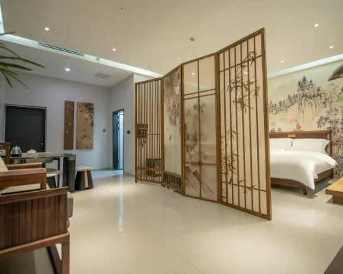 Chushan Residence · Courtyard-Style Hotel | Mellow · Soft · Garden Boutique Stay (Tekes Bagua City) فنادق في ته كه سى