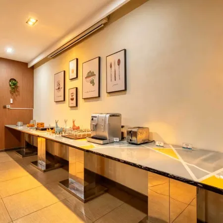 Jinjiang Inn Style Anji Center Wanxiang World Shopping Plaza Hotel
