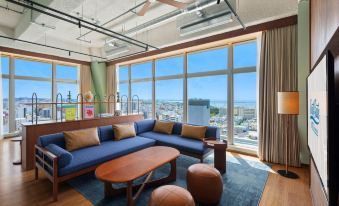 South Gate Hotel Okinawa Naha Tomari Port (Direct Access to Tomarin)
